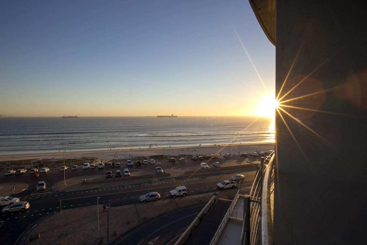 2 Bedroom Apartment With Breathtaking Views! Cape Town Bagian luar foto