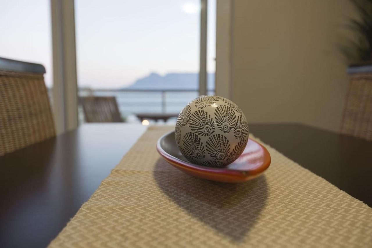 2 Bedroom Apartment With Breathtaking Views! Cape Town Bagian luar foto
